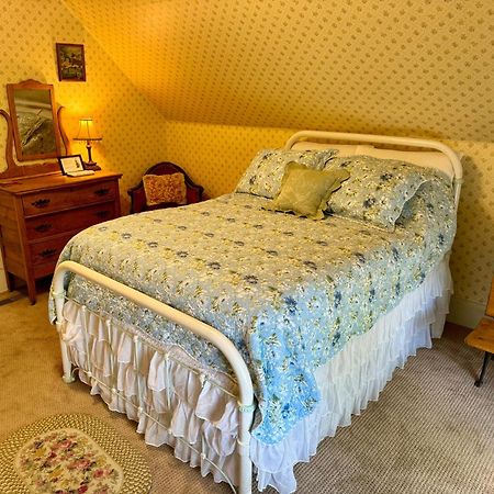 Pansy'S Parlor Bed & Breakfast Golden Eksteriør bilde